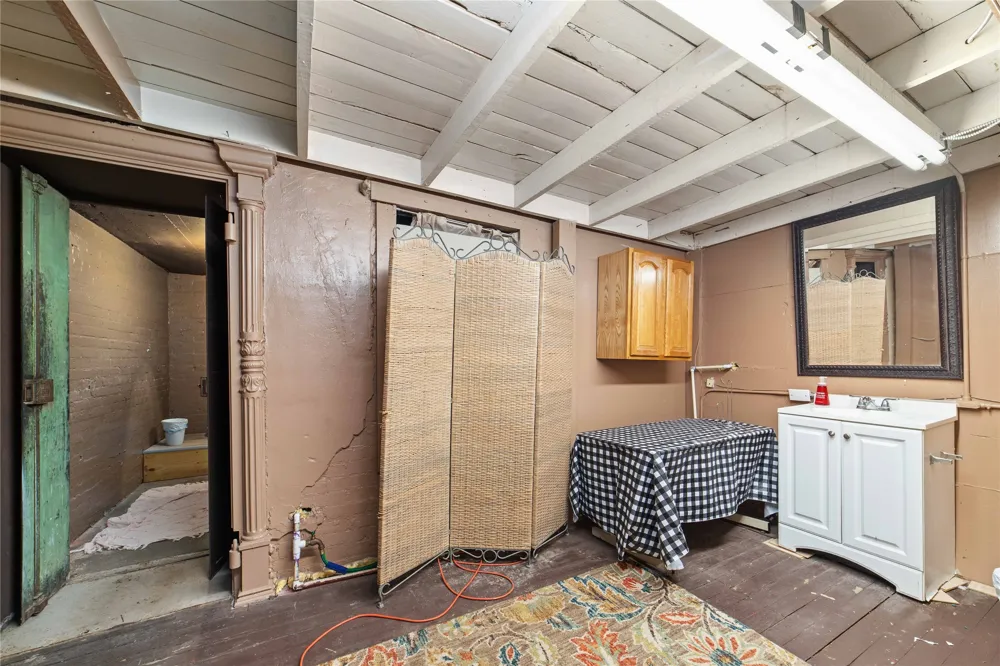 115 E Pecan Street Coleman, TX 76834