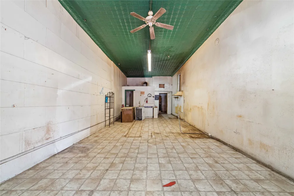 115 E Pecan Street Coleman, TX 76834