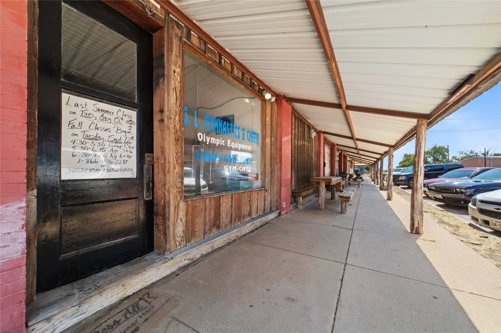 115 E Pecan Street Coleman, TX 76834