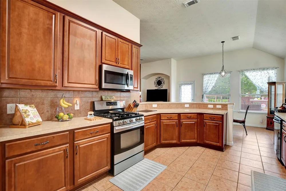 38114 E Sulphur Creek Drive Magnolia, TX 77355