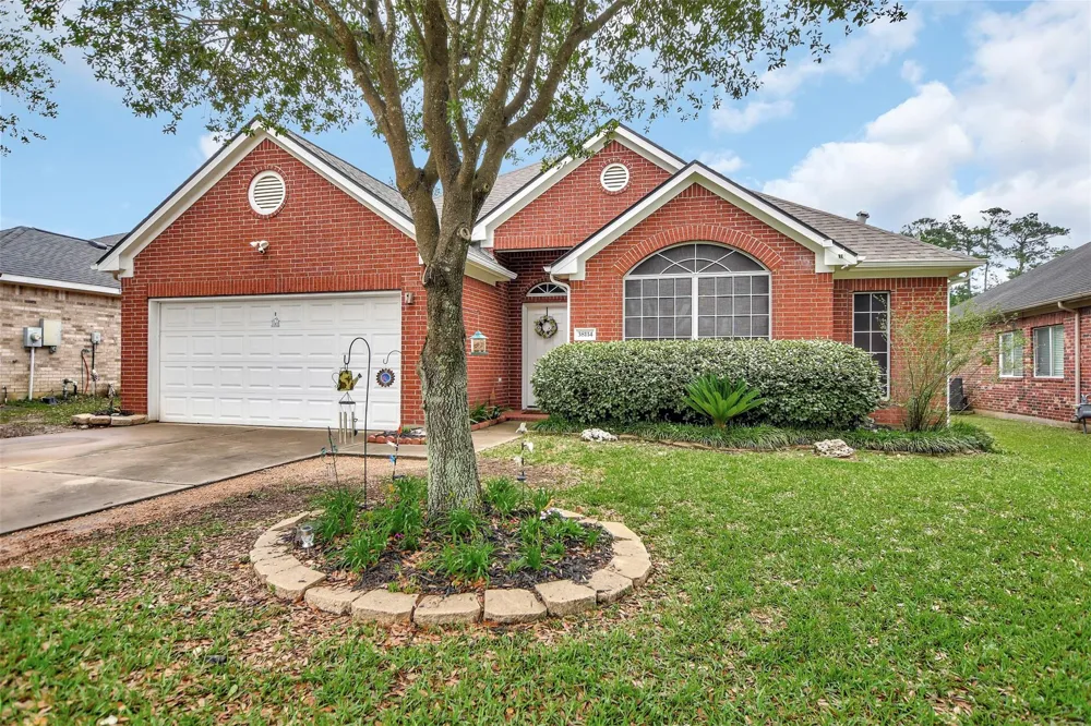 38114 E Sulphur Creek Drive Magnolia, TX 77355