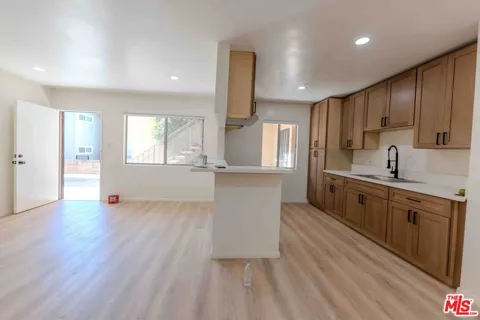 1118 Waterloo Street #2