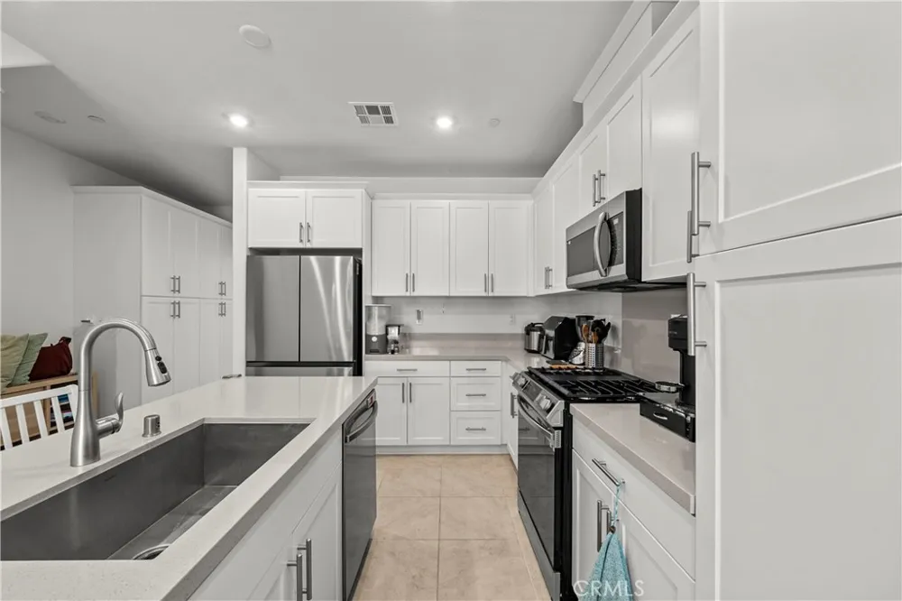 3888 Verdana Circle La Verne, CA 91750