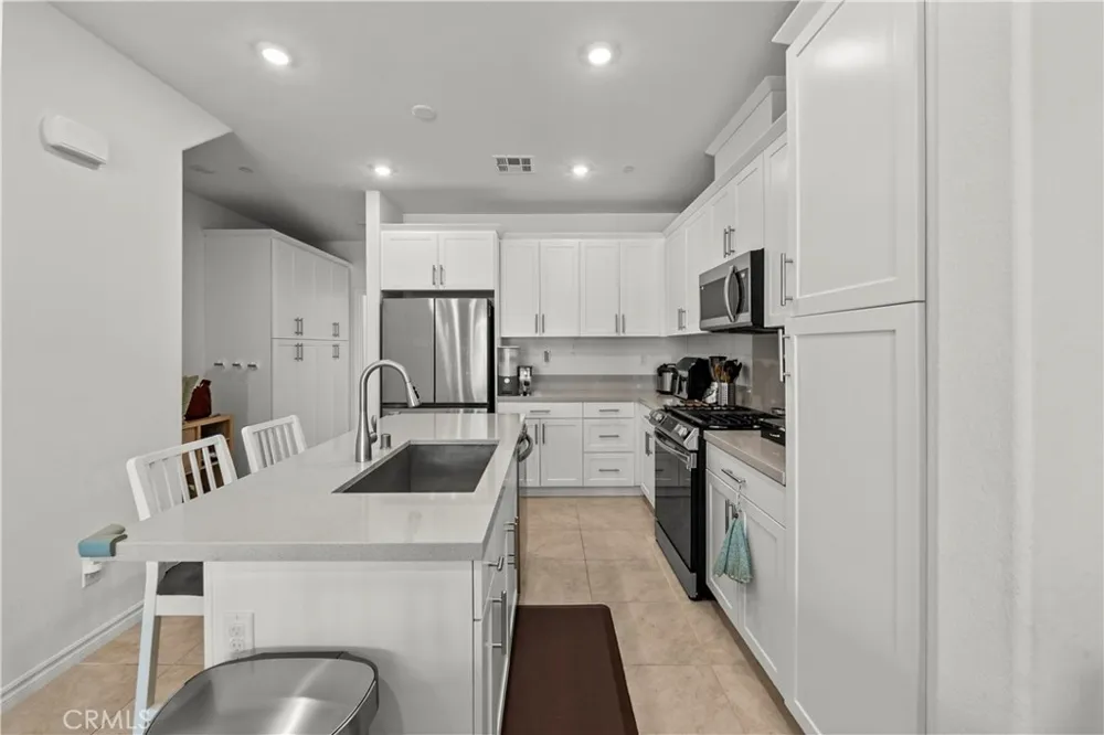 3888 Verdana Circle La Verne, CA 91750
