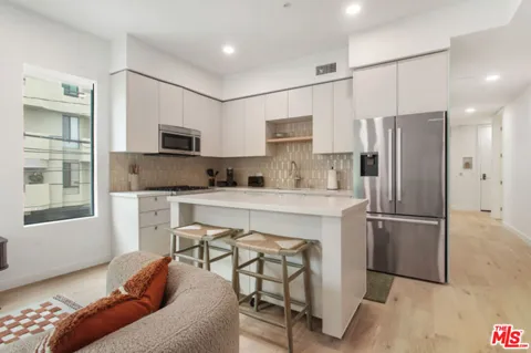 10310 Santa Monica Boulevard #318