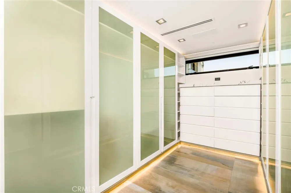 2135 Hillview Drive Laguna Beach, CA 92651