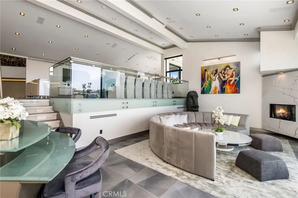 2135 Hillview Drive Laguna Beach, CA 92651