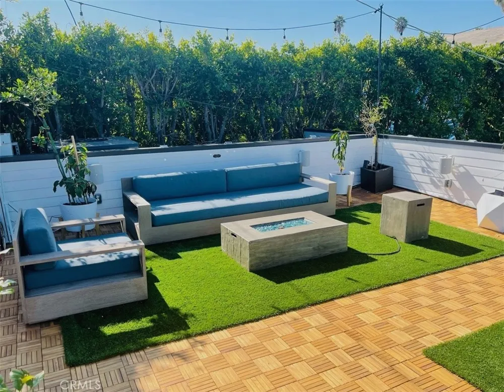 1524 Sierra Bonita Avenue Los Angeles, CA 90046