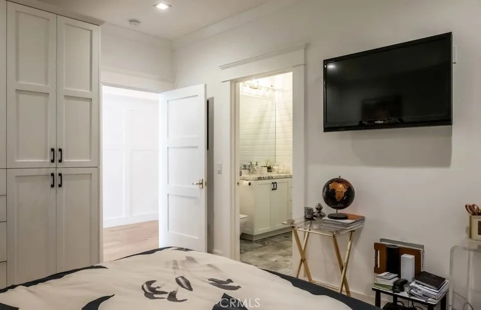 1524 Sierra Bonita Avenue Los Angeles, CA 90046
