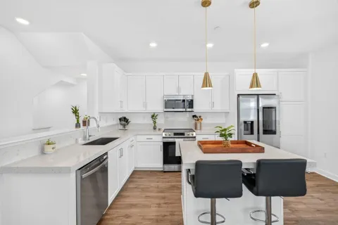 804 Makani St #2
