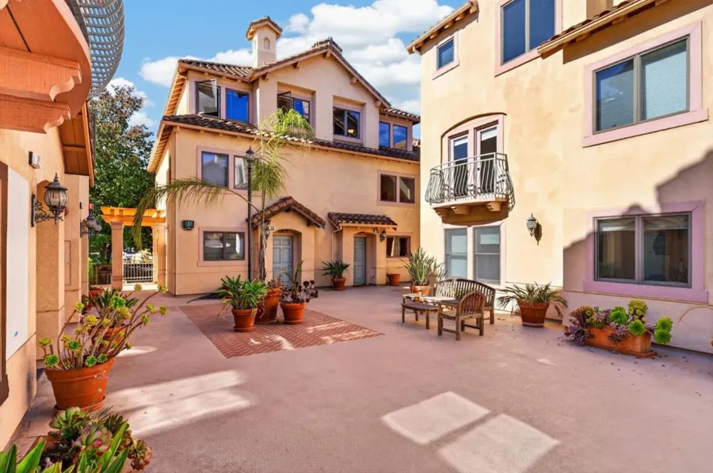 358 Bryant Street Mountain View, CA 94041