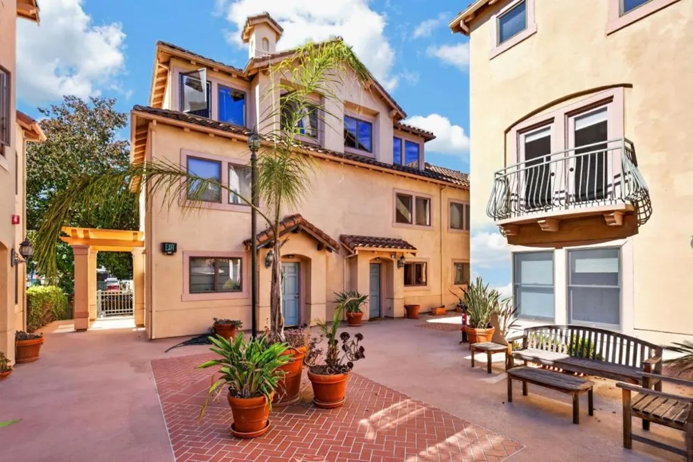 358 Bryant Street Mountain View, CA 94041