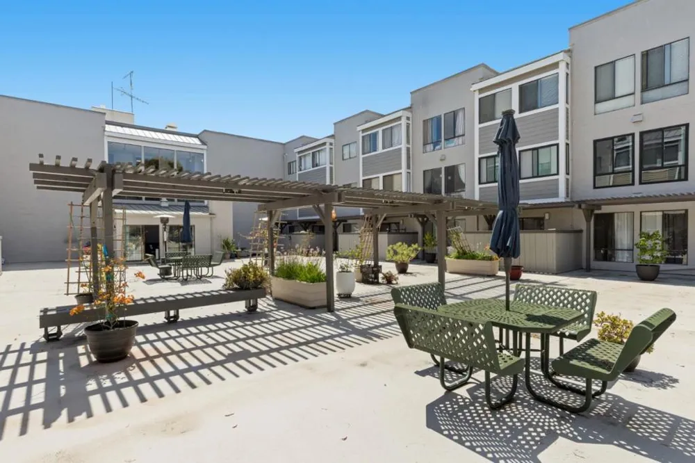 240 Bayshore Boulevard #315 San Mateo, CA 94401