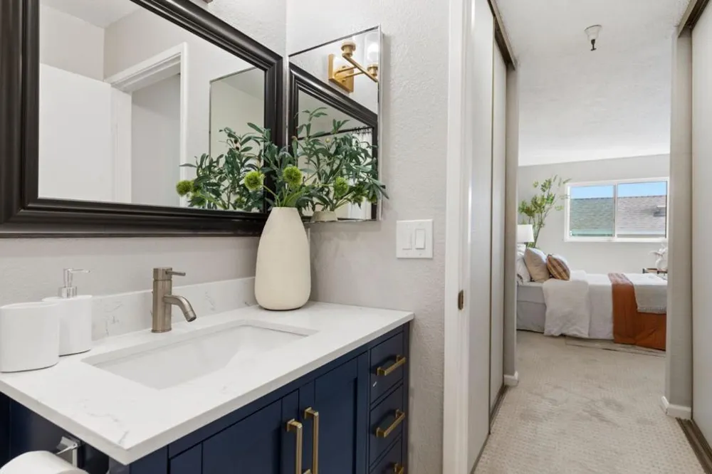 240 Bayshore Boulevard #315 San Mateo, CA 94401