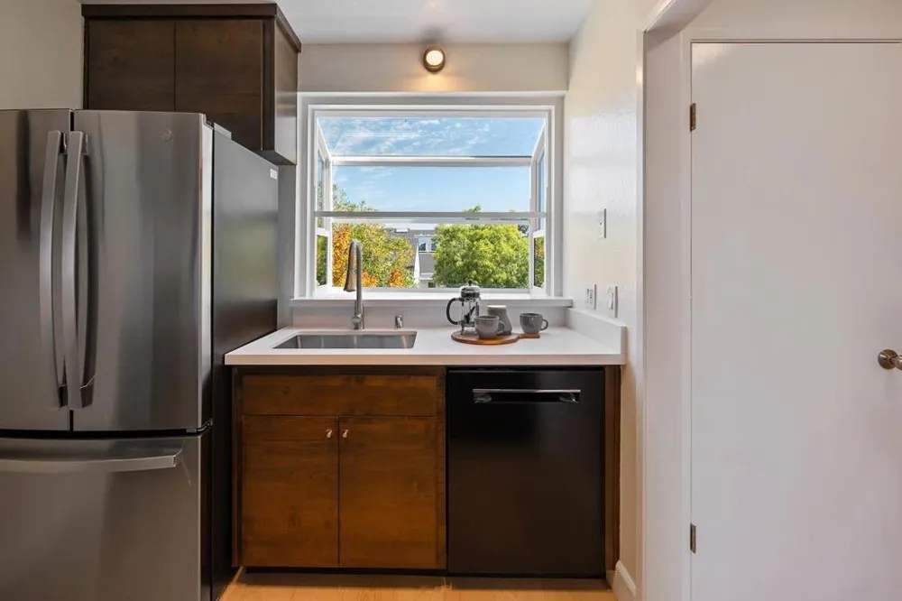 76 Eddystone Court Redwood City, CA 94065