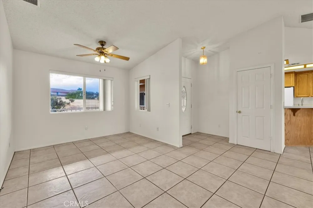 5281 Wallaby Yucca Valley, CA 92284
