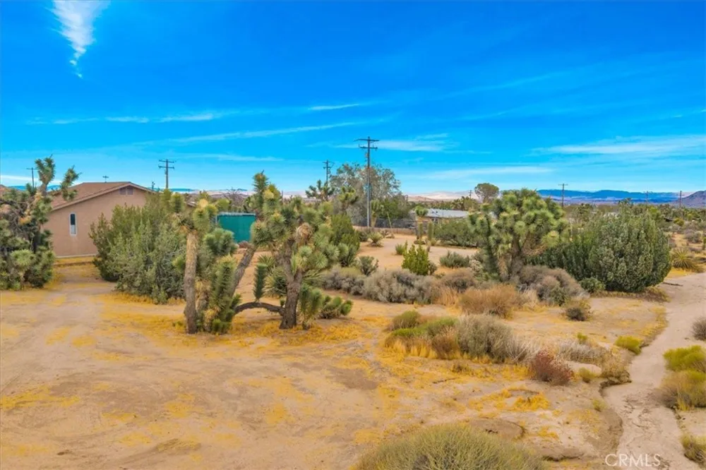 5281 Wallaby Yucca Valley, CA 92284