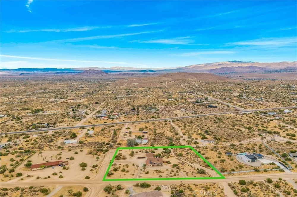 5281 Wallaby Yucca Valley, CA 92284