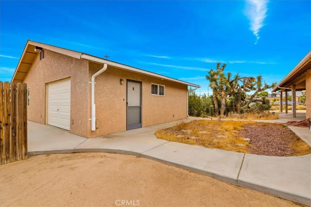 5281 Wallaby Yucca Valley, CA 92284
