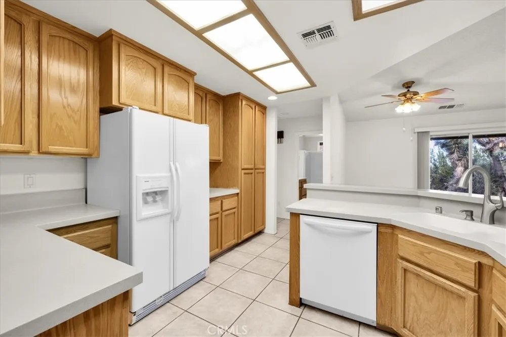 5281 Wallaby Yucca Valley, CA 92284