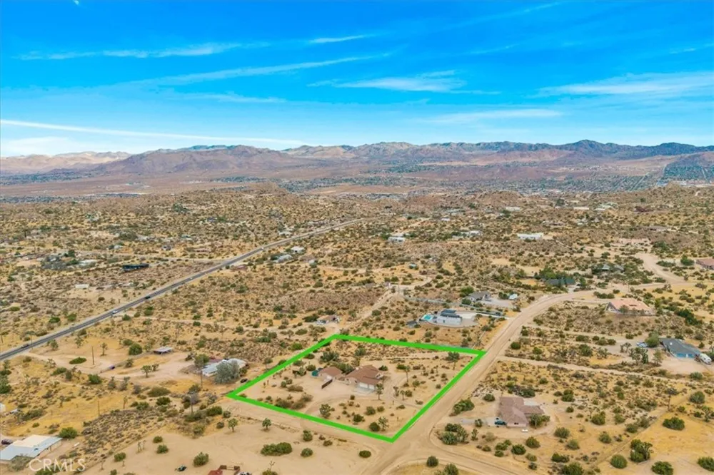 5281 Wallaby Yucca Valley, CA 92284