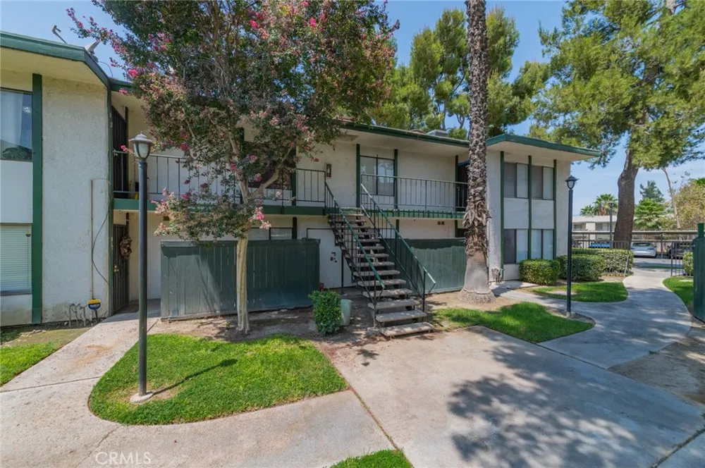 1735 E Washington Street Colton, CA 92324