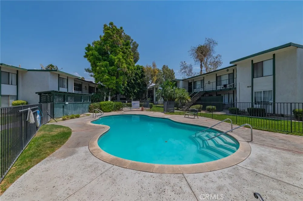 1735 E Washington Street Colton, CA 92324