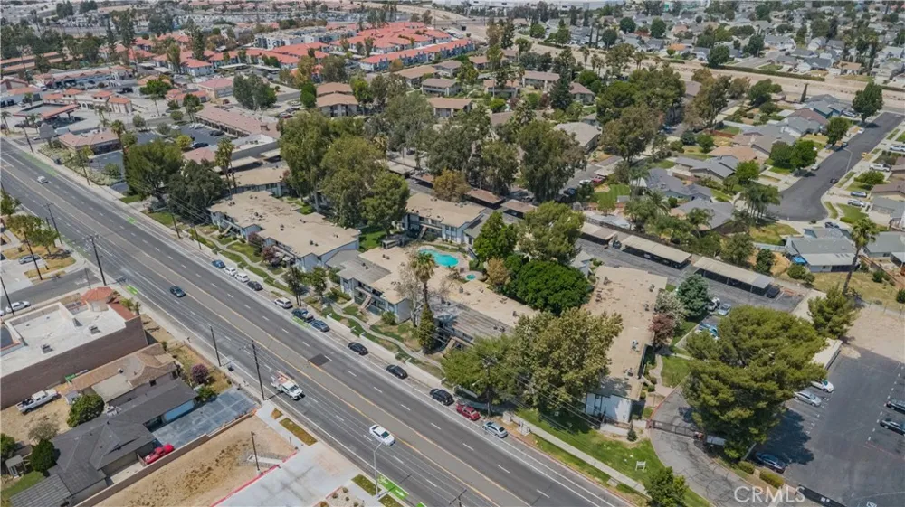 1735 E Washington Street Colton, CA 92324