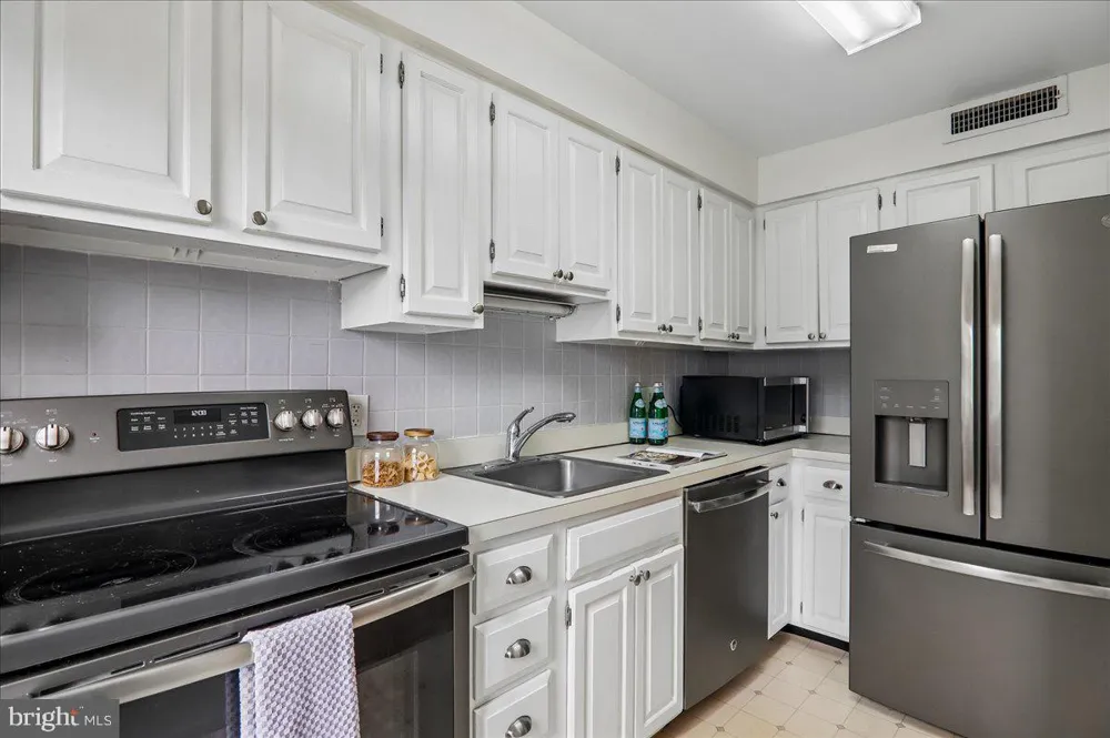 2244 WASHINGTON AVENUE #202 Silver Spring, MD 20910