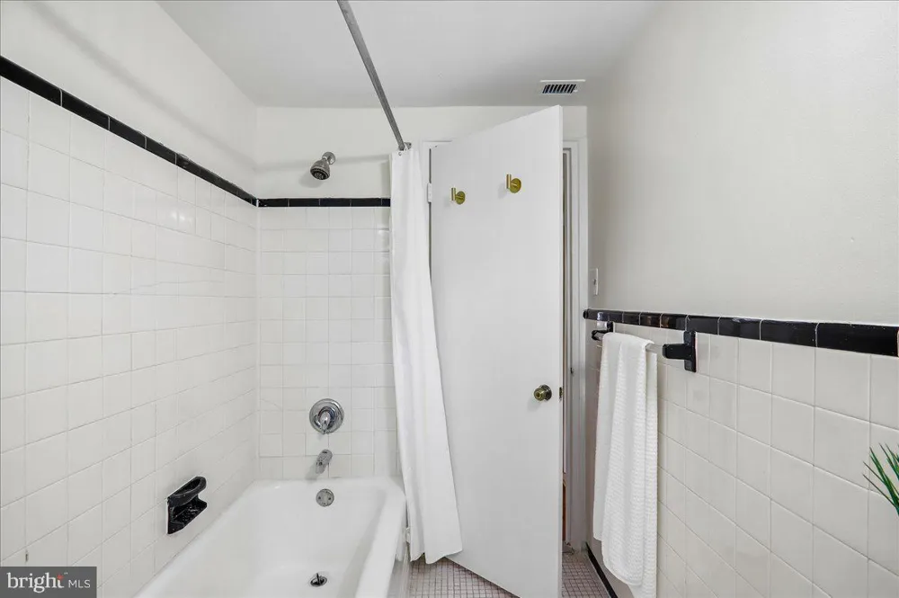 2244 WASHINGTON AVENUE #202 Silver Spring, MD 20910