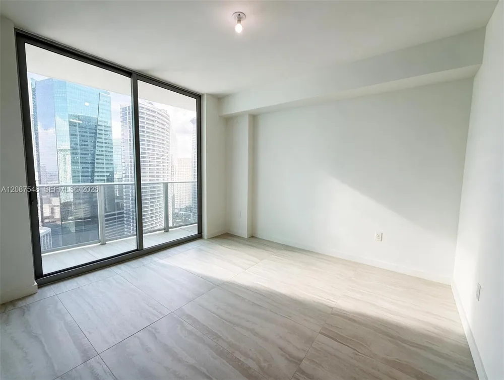 77 SE 5th St #4003 Miami, FL 33131
