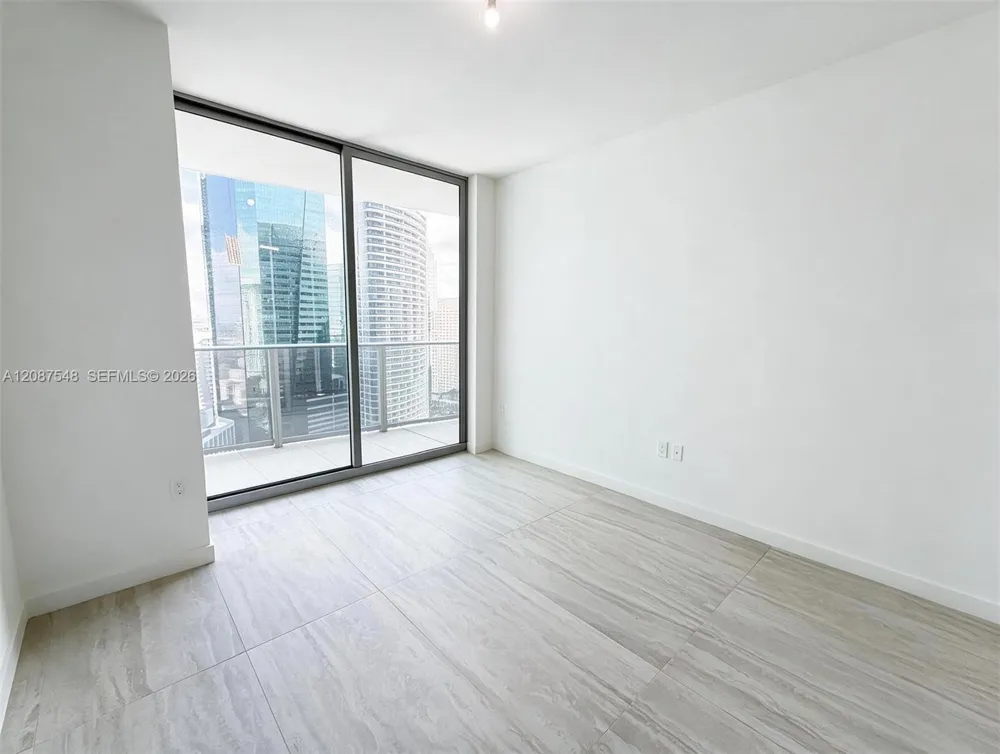 77 SE 5th St #4003 Miami, FL 33131