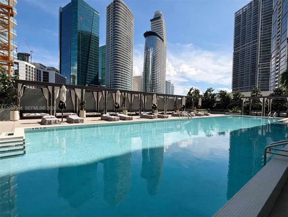 77 SE 5th St #4003 Miami, FL 33131