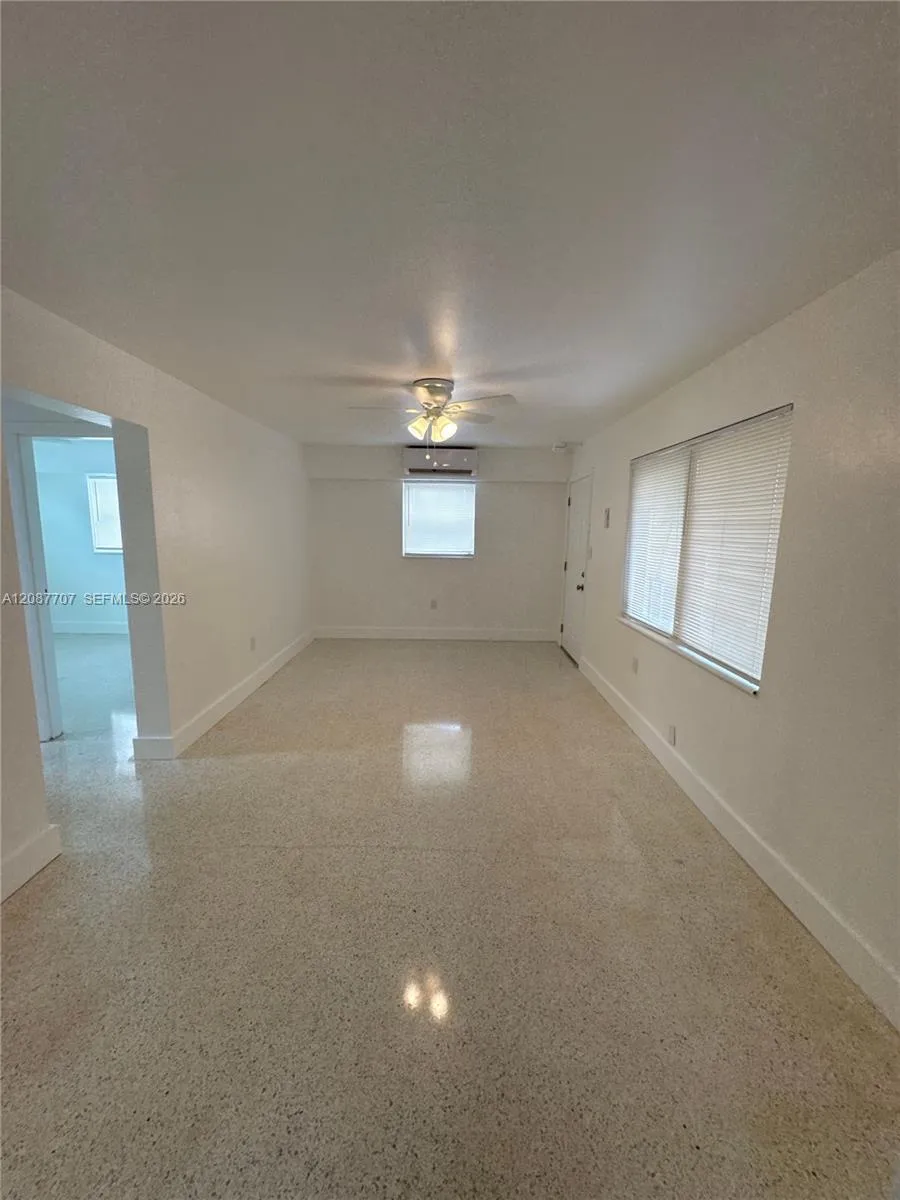 649 SW 7th St #10 Miami, FL 33130