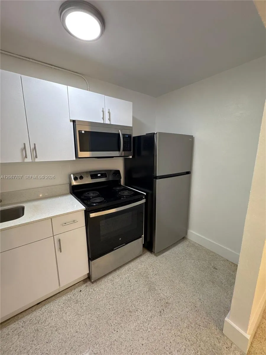 649 SW 7th St #10 Miami, FL 33130