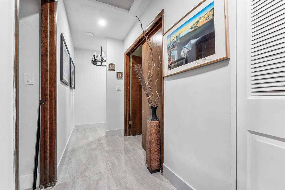 209 Wimbledon Lakes Drive Plantation, FL 33324