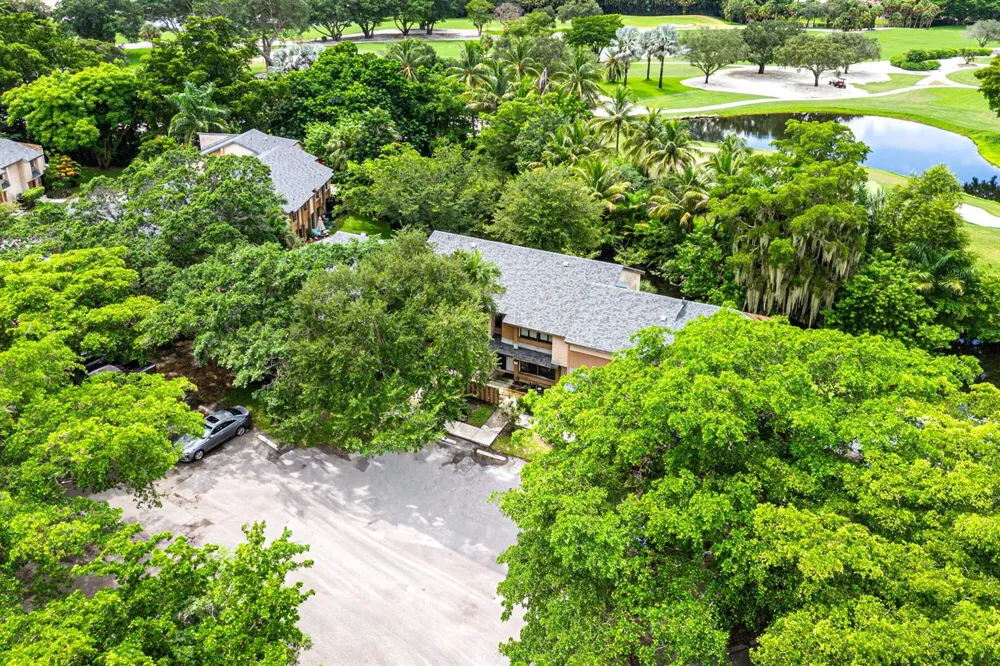 209 Wimbledon Lakes Drive Plantation, FL 33324
