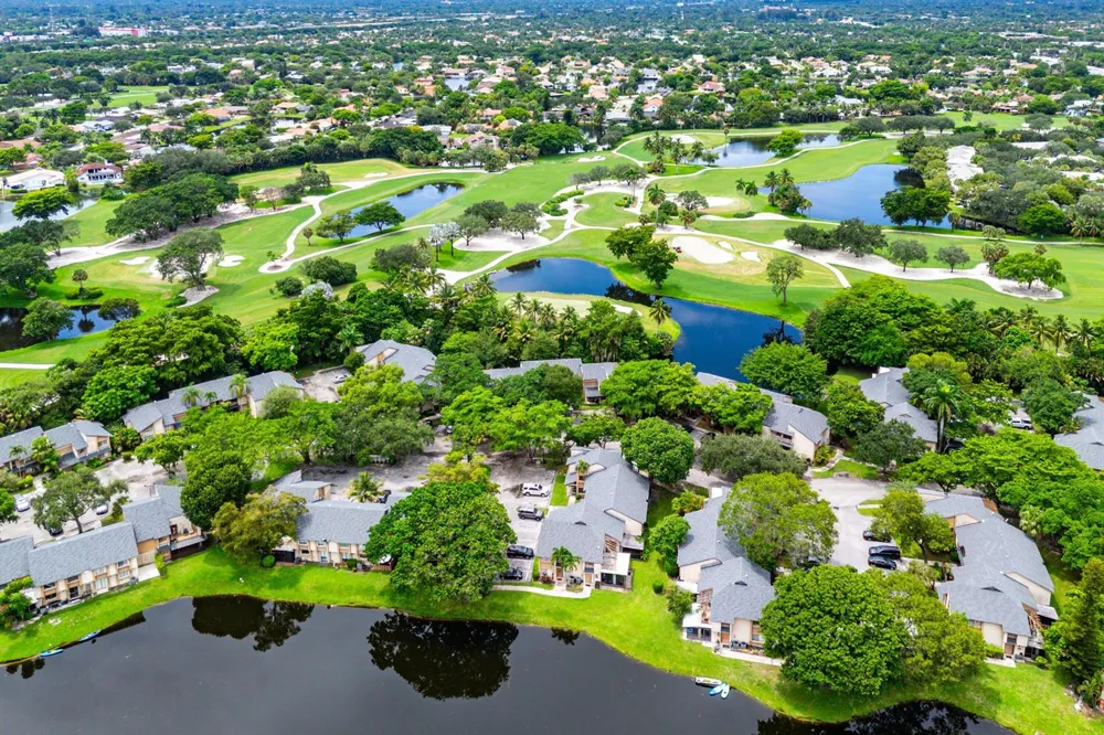 209 Wimbledon Lakes Drive Plantation, FL 33324