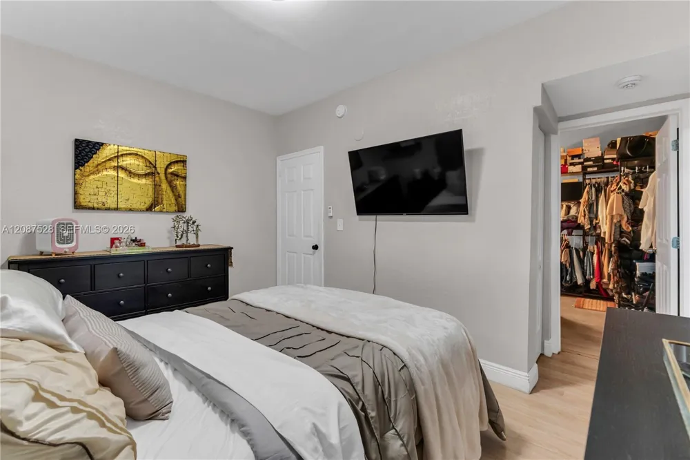 11831 NW 5th Ave Miami, FL 33168