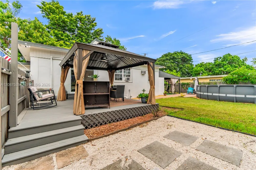 11831 NW 5th Ave Miami, FL 33168