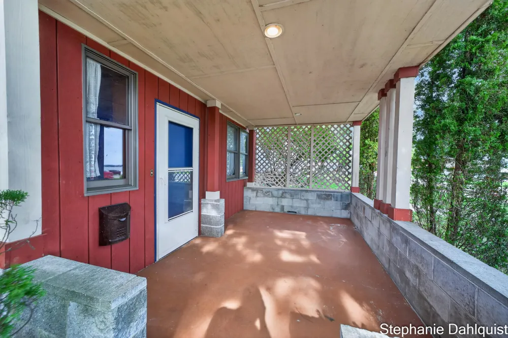 3135 Lakeshore Drive Muskegon, MI 49441