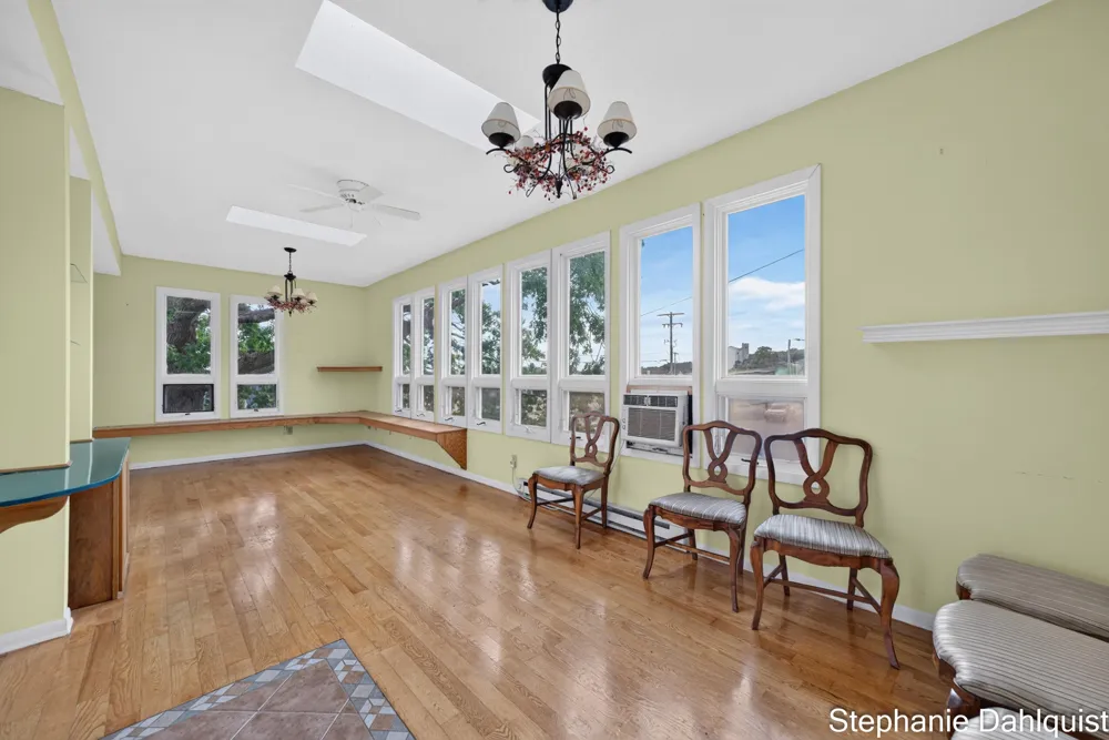 3135 Lakeshore Drive Muskegon, MI 49441