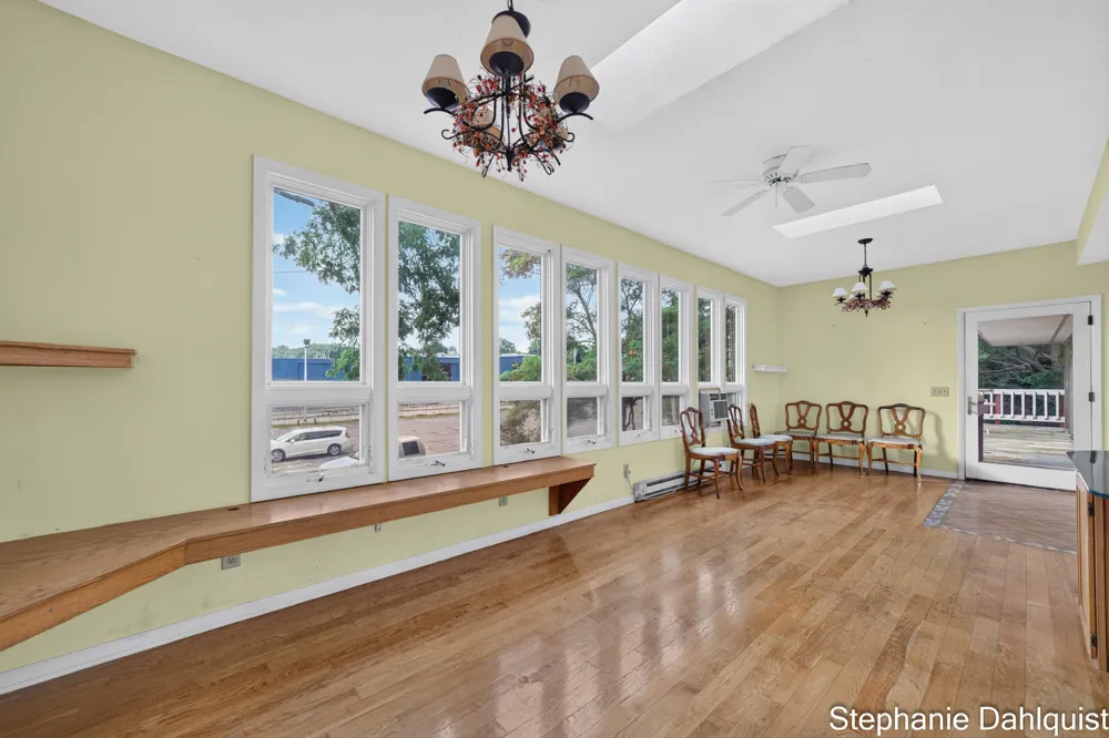 3135 Lakeshore Drive Muskegon, MI 49441