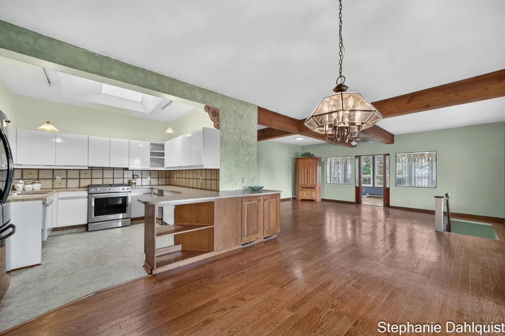 3135 Lakeshore Drive Muskegon, MI 49441