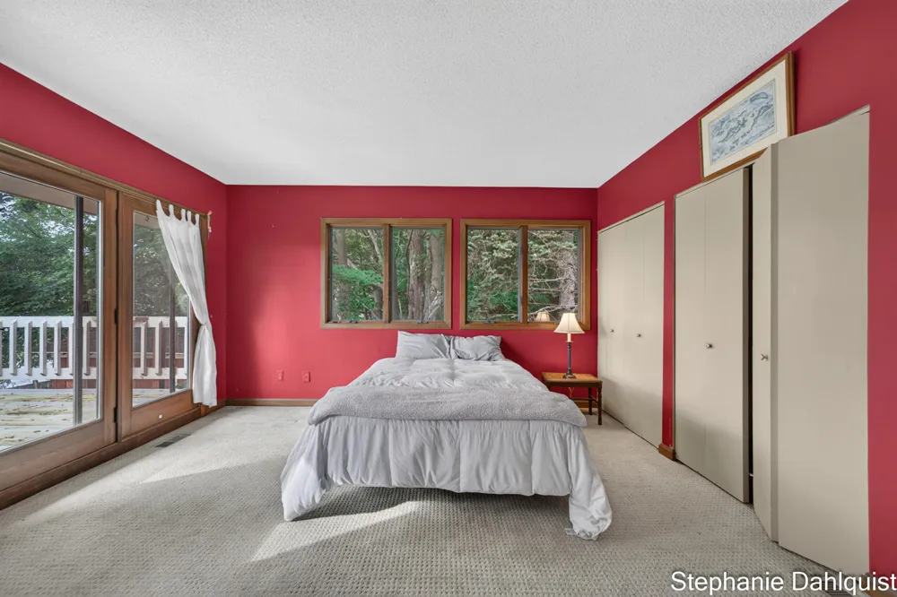 3135 Lakeshore Drive Muskegon, MI 49441