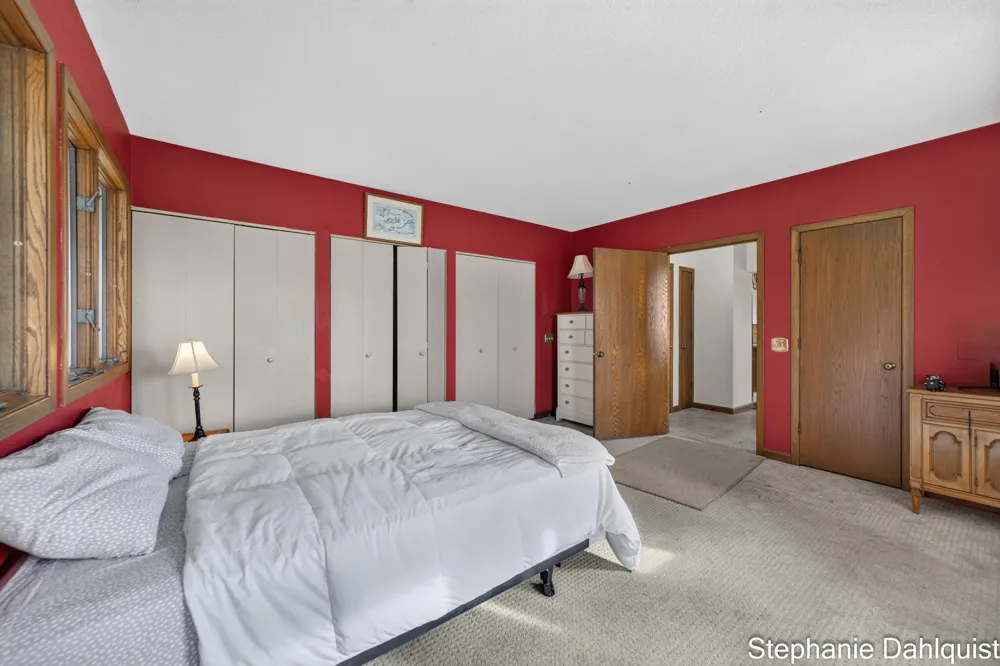 3135 Lakeshore Drive Muskegon, MI 49441