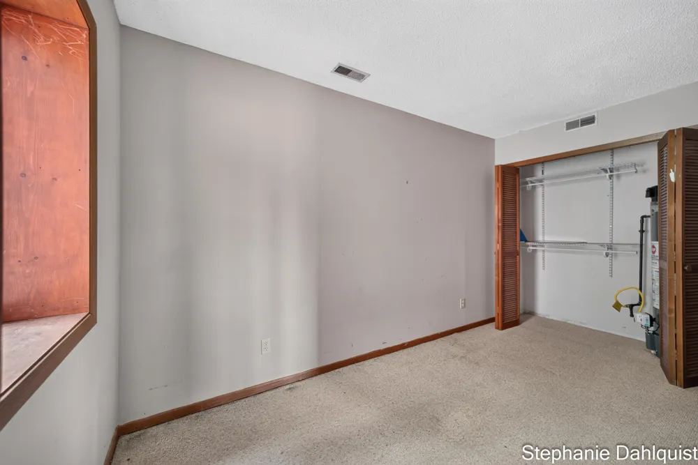 3135 Lakeshore Drive Muskegon, MI 49441