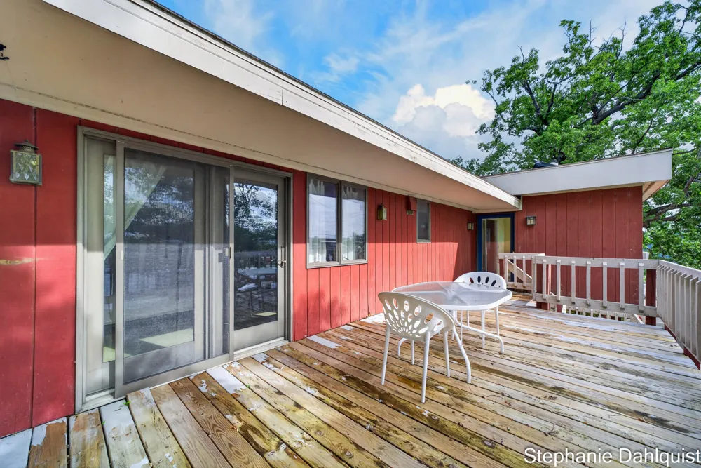 3135 Lakeshore Drive Muskegon, MI 49441