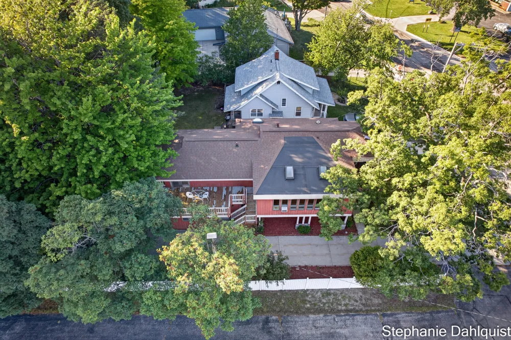 3135 Lakeshore Drive Muskegon, MI 49441