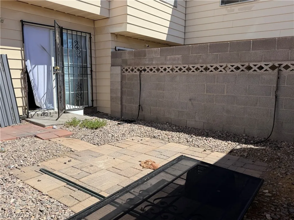 5052 Mountain Vista Street Las Vegas, NV 89120